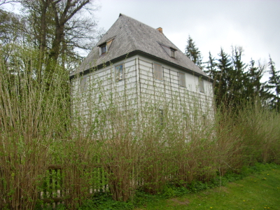 Farbfoto: Goethes Gartenhaus in Weimar im Park an der Ilm am 22. April im Jahre 2012. Fotograf: Bernd Paepcke.