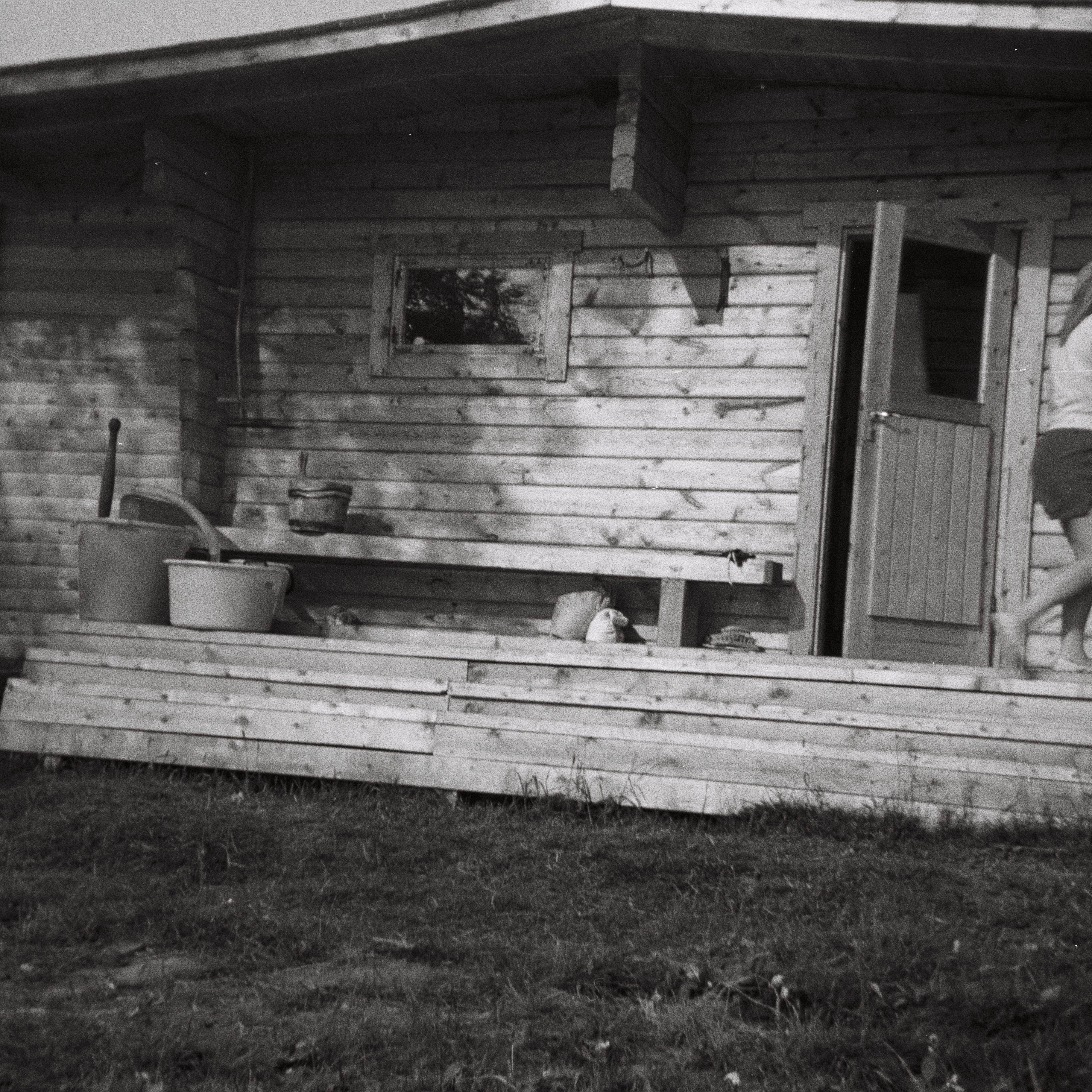 Ein Sommerhaus auf einer Insel in dem Fluss Oulu-Joki in Finnland. Foto: Erwin Thomasius. 1967.